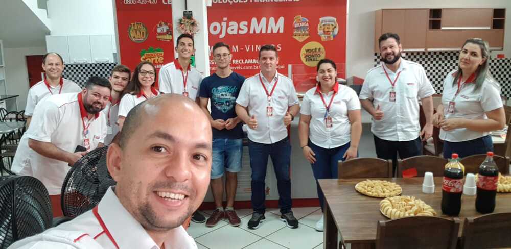 Foto 1 / MM reinaugura última filial de 2021 em Medianeira